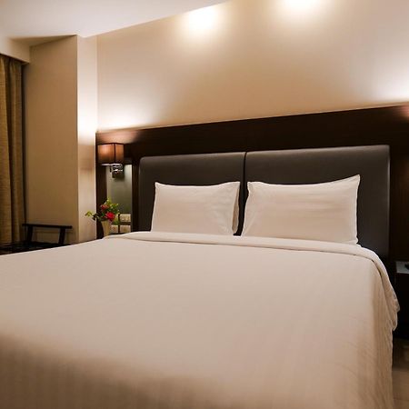 The Prestige Nana Hotel Bangkok Exterior photo