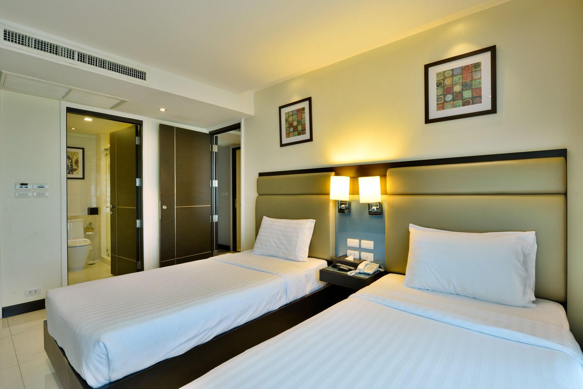 The Prestige Nana Hotel Bangkok Exterior photo