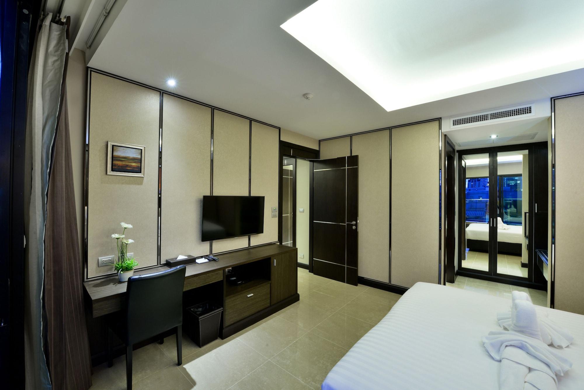 The Prestige Nana Hotel Bangkok Exterior photo