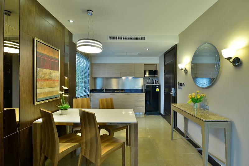 The Prestige Nana Hotel Bangkok Exterior photo