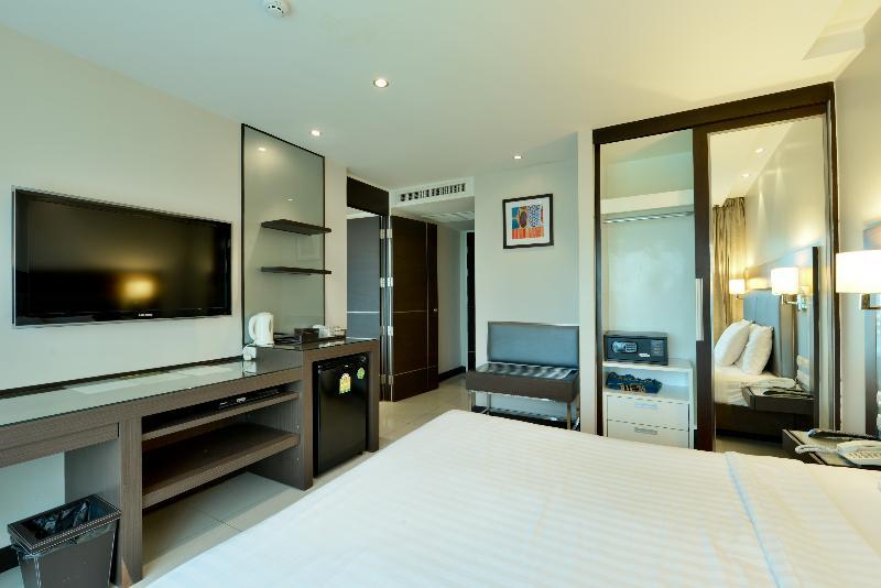The Prestige Nana Hotel Bangkok Exterior photo