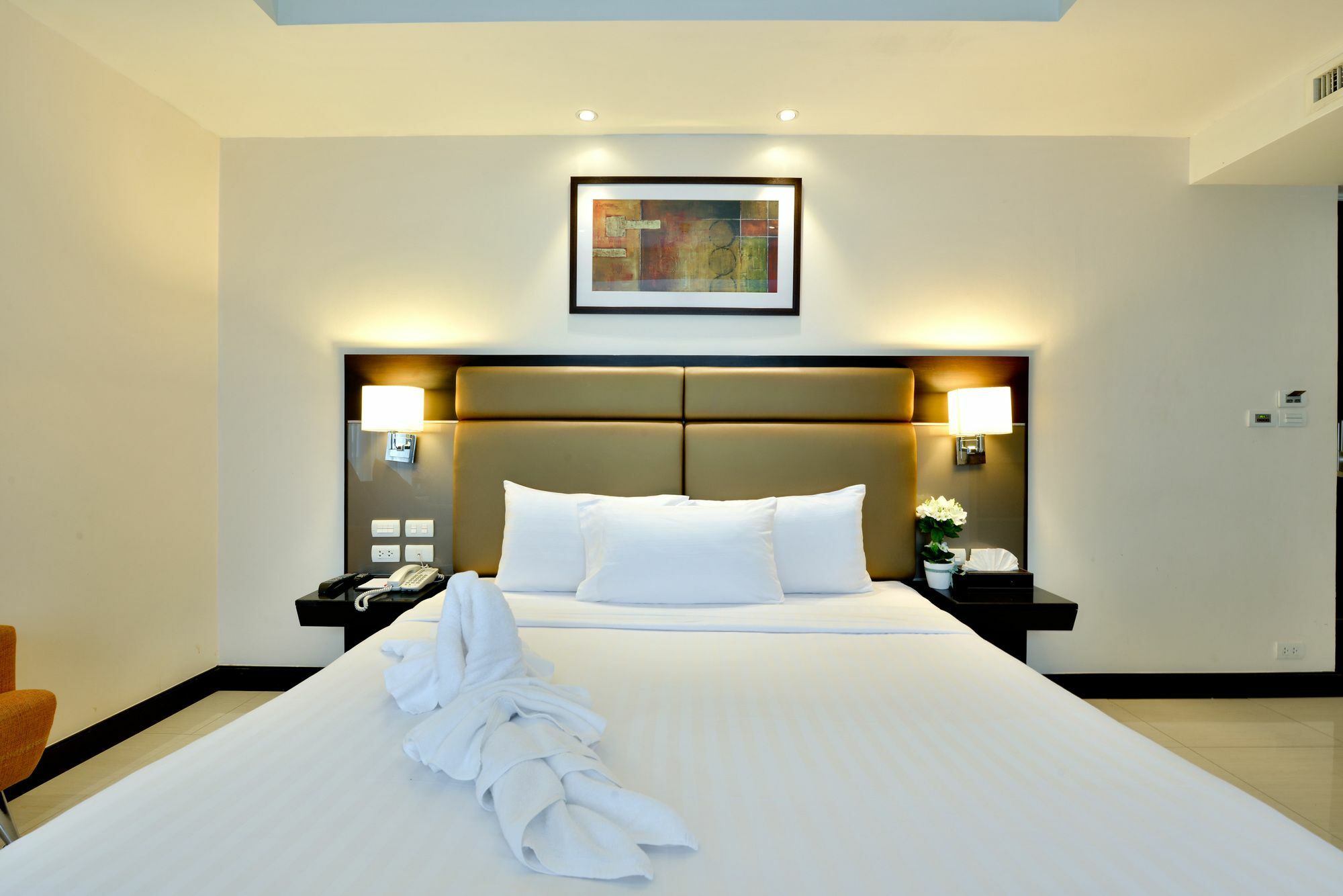 The Prestige Nana Hotel Bangkok Exterior photo